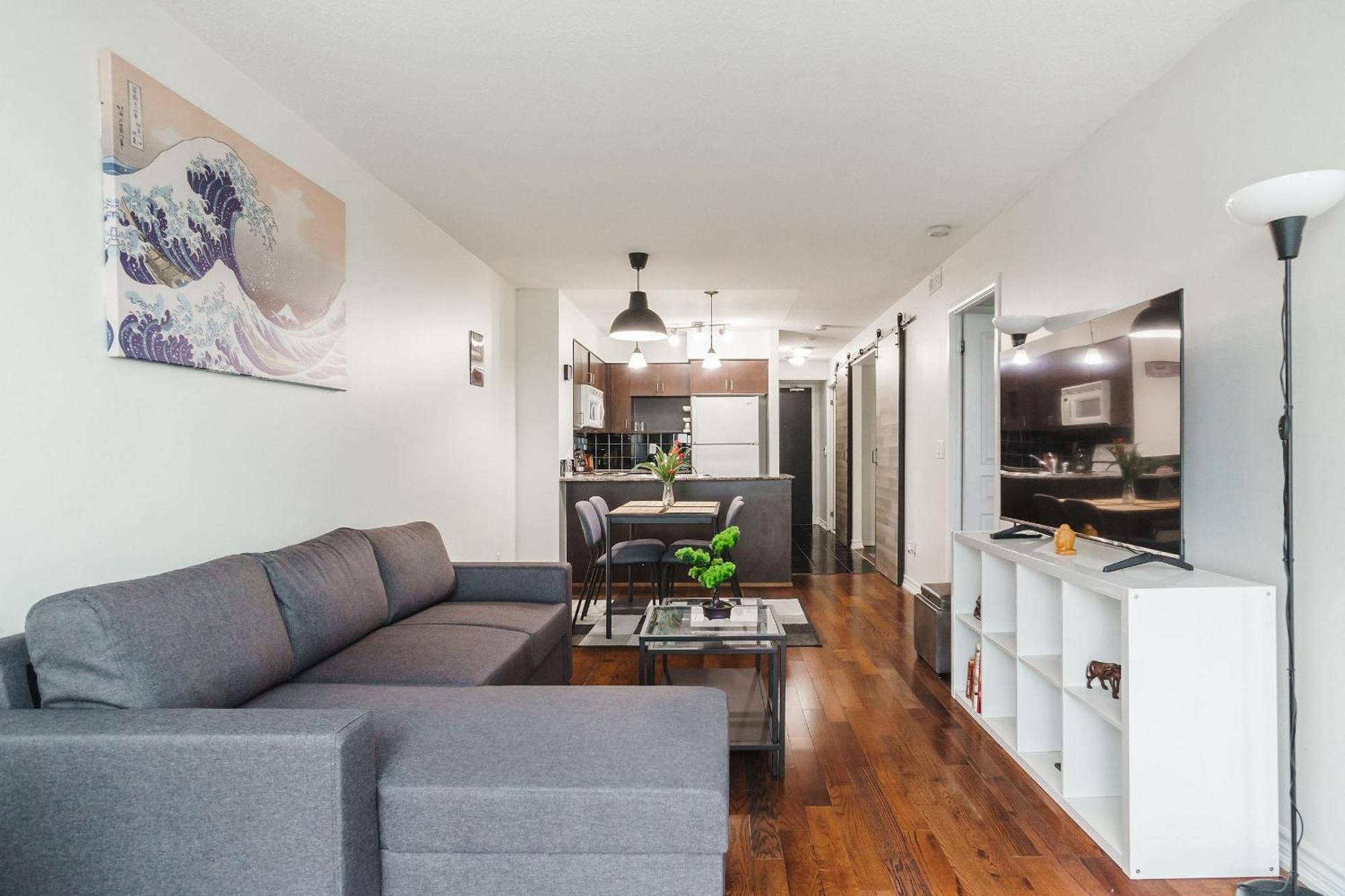 Lanterra Downtown Apartment Toronto