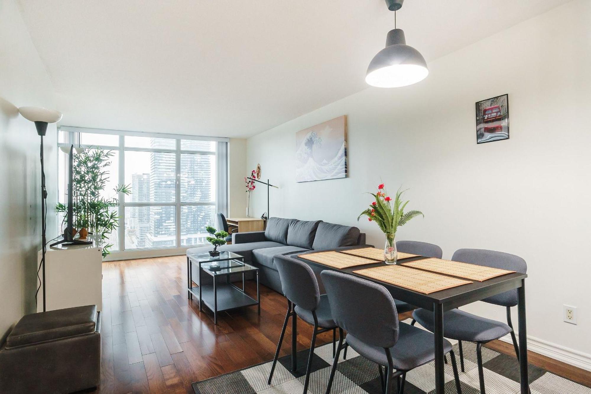 Lanterra Downtown Apartment *