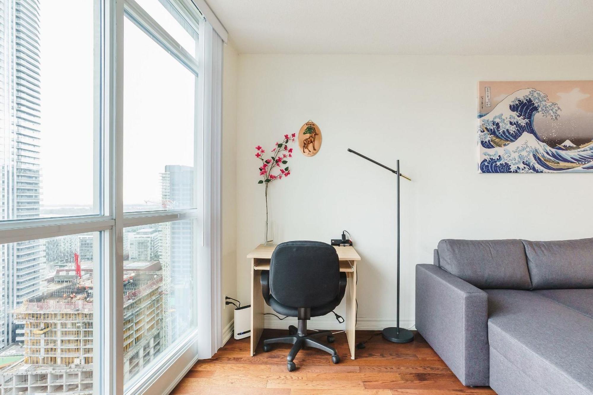 Lanterra Downtown Apartment Toronto