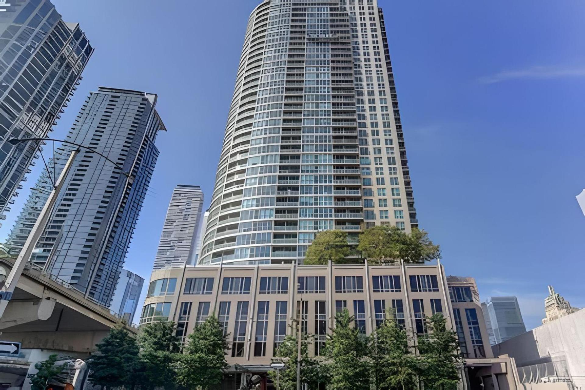Lanterra Downtown Apartment *