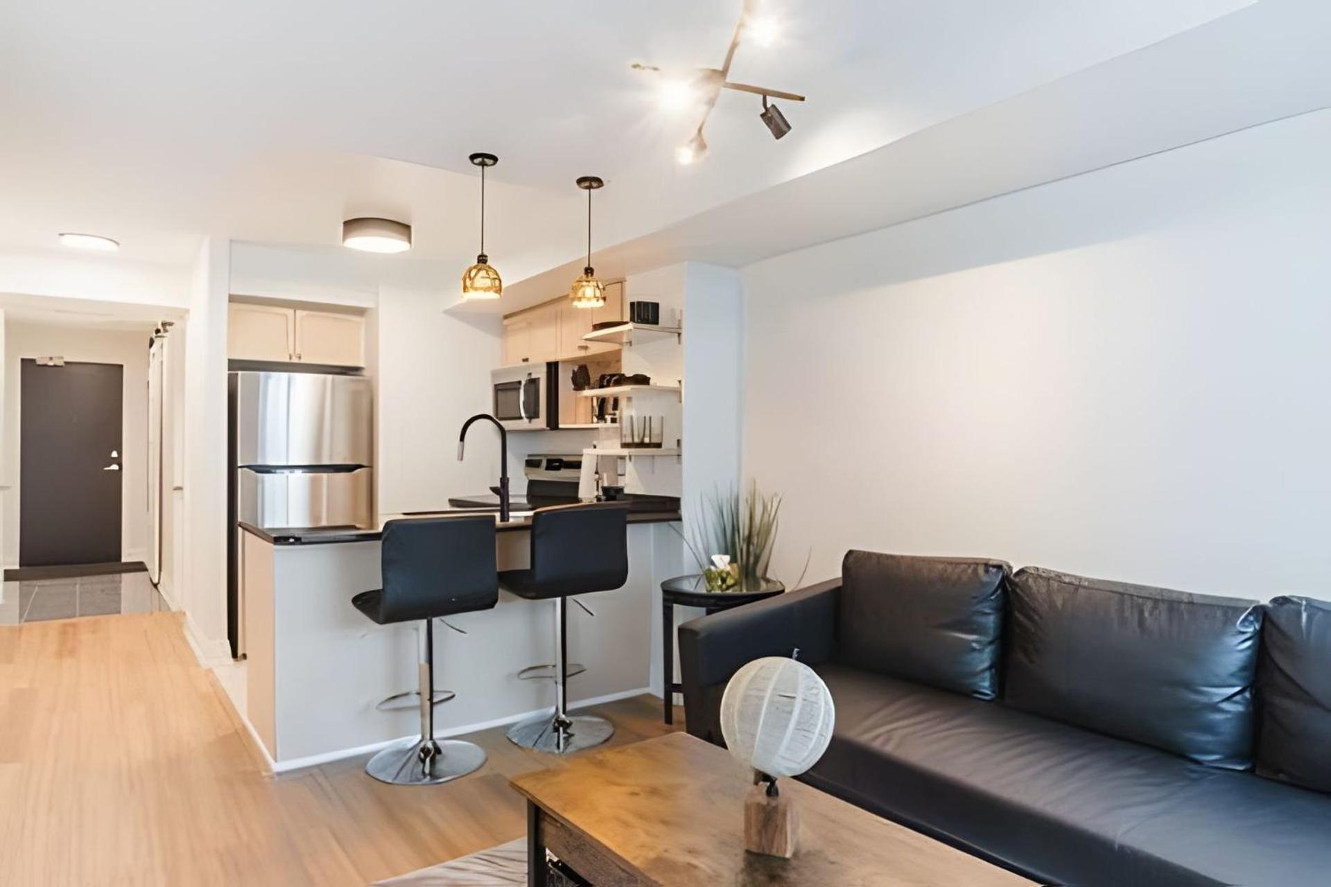 Lanterra Downtown Apartment Toronto