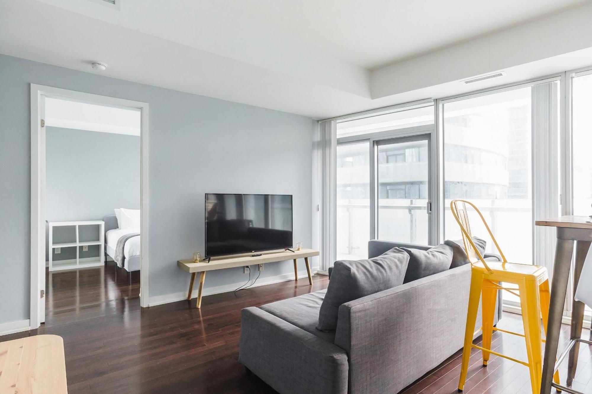 Lanterra Downtown Apartment Toronto