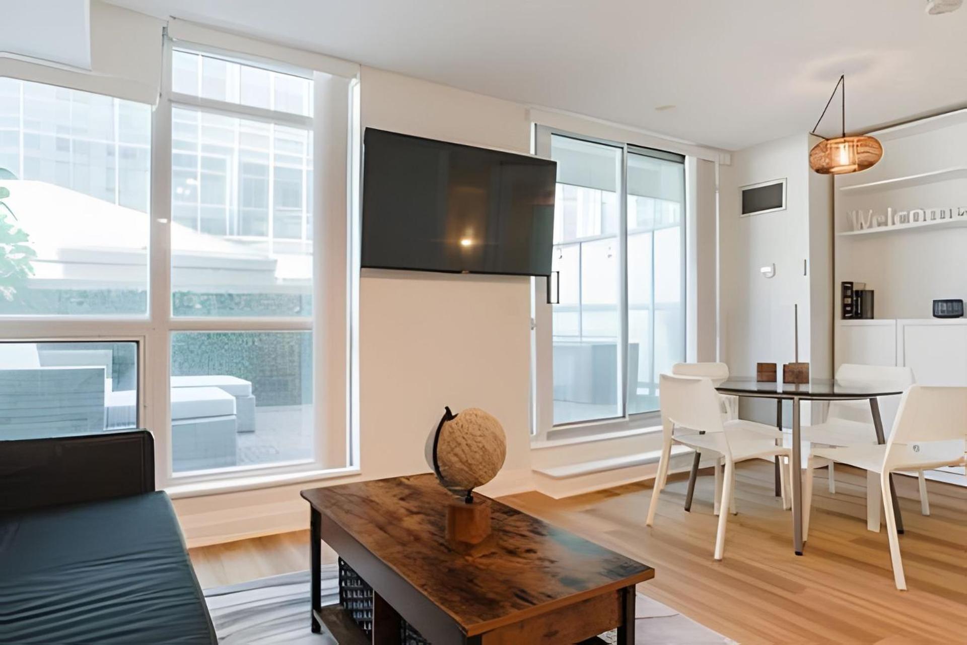 Apartment Lanterra Downtown Toronto