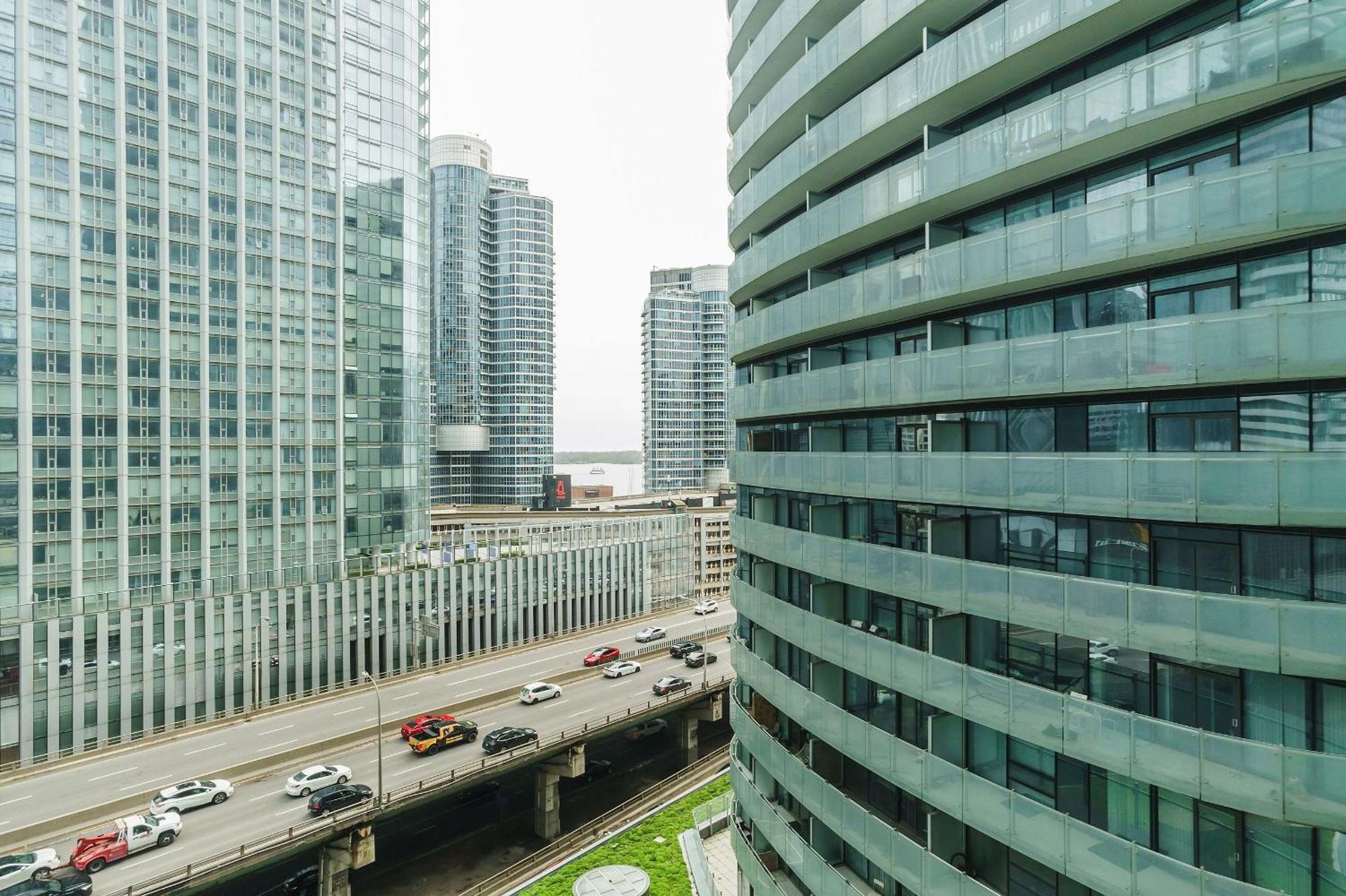 Lanterra Downtown Apartment