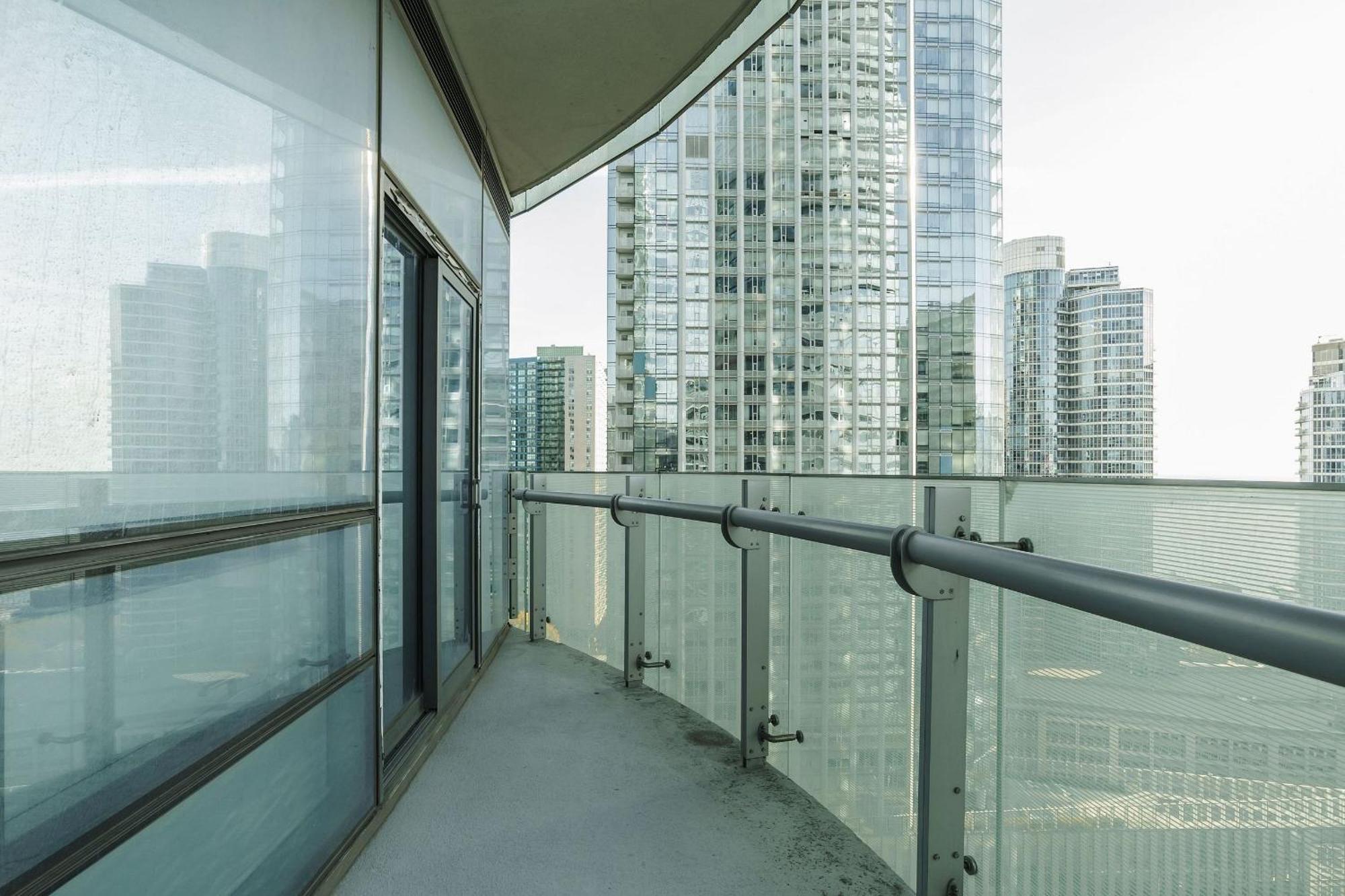 Lanterra Downtown Apartment