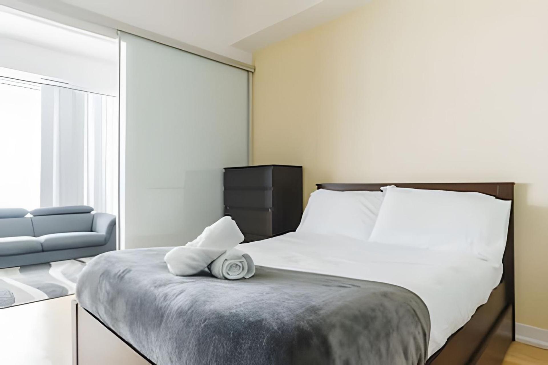 Lanterra Downtown Apartment Toronto