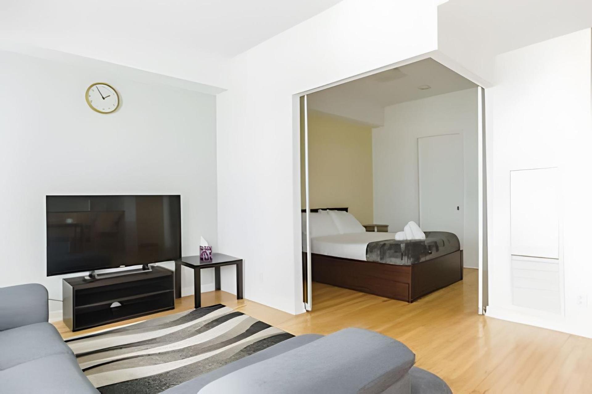 Apartment Lanterra Downtown Toronto