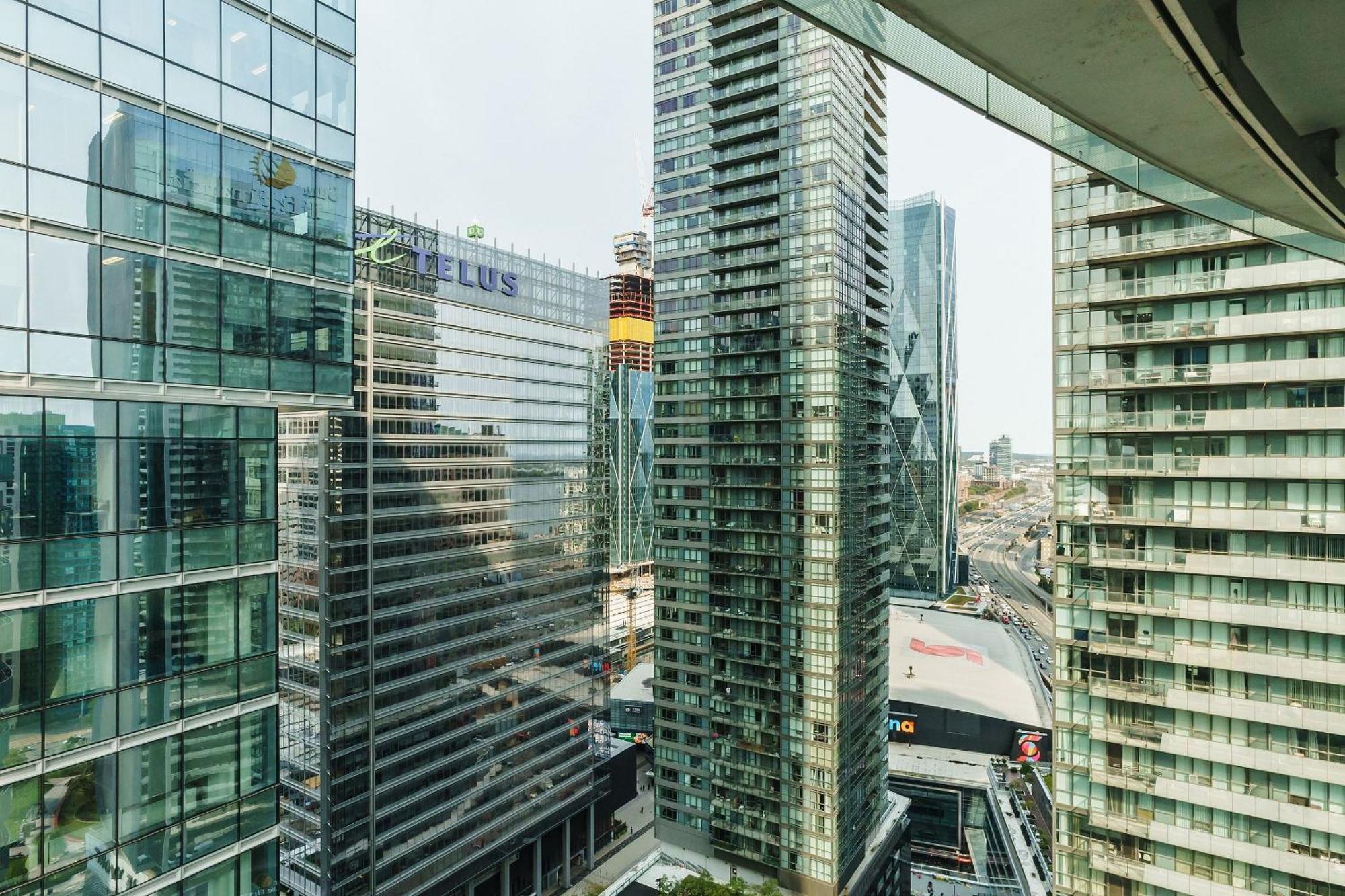 Lanterra Downtown Apartment Toronto